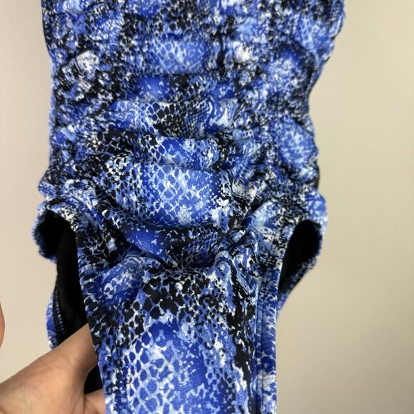Swim Solutions One-Piece Swimsuit Sz 10 Blue Animal Print Tummy Control NWT - Picture 8 of 9